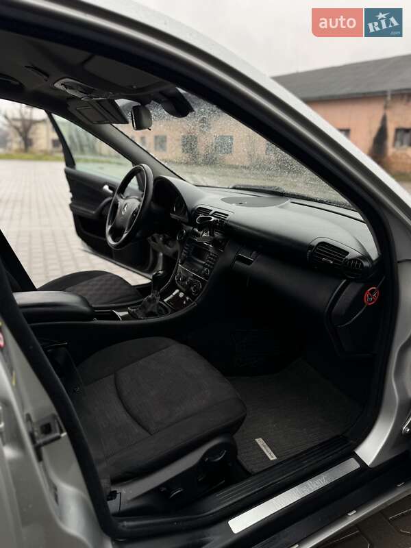 Седан Mercedes-Benz C-Class 2004 в Івано-Франківську фото 15 Седан Mercedes-Benz C-Class 2004 в Івано-Франківську