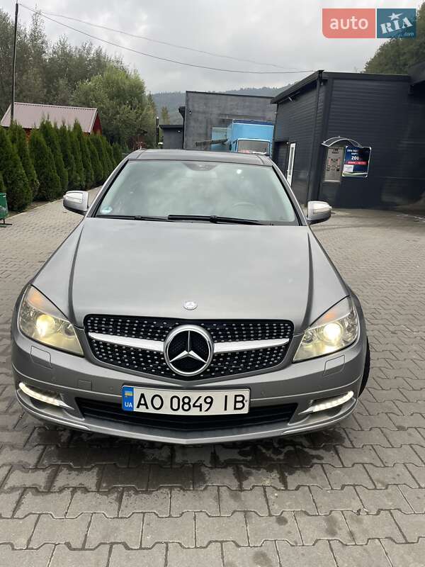 Седан Mercedes-Benz C-Class 2007 в Тячеве