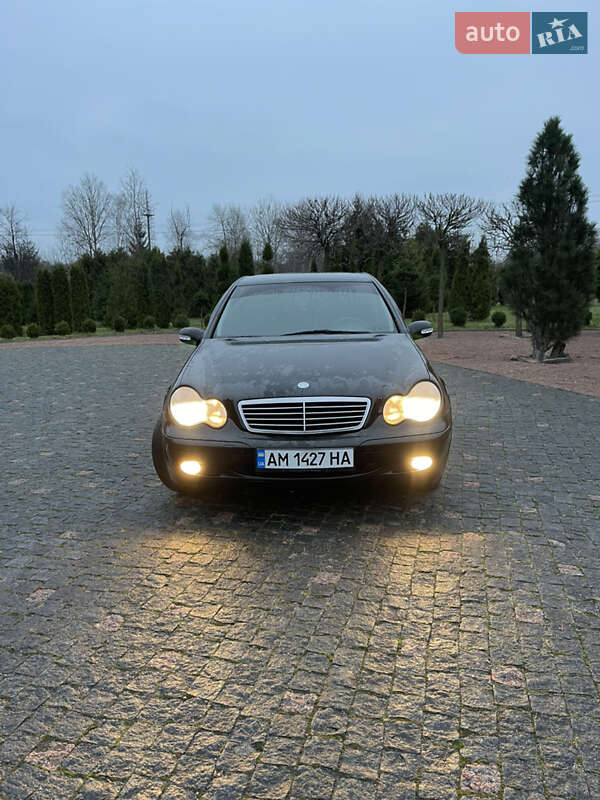 Седан Mercedes-Benz C-Class 2003 в Житомирі фото 3 Седан Mercedes-Benz C-Class 2003 в Житомирі