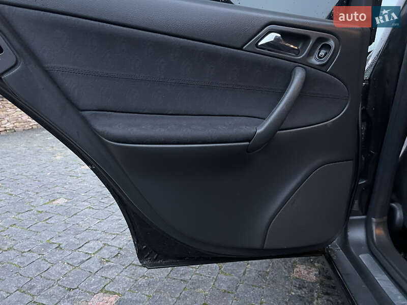 Седан Mercedes-Benz C-Class 2003 в Житомирі фото 31 Седан Mercedes-Benz C-Class 2003 в Житомирі