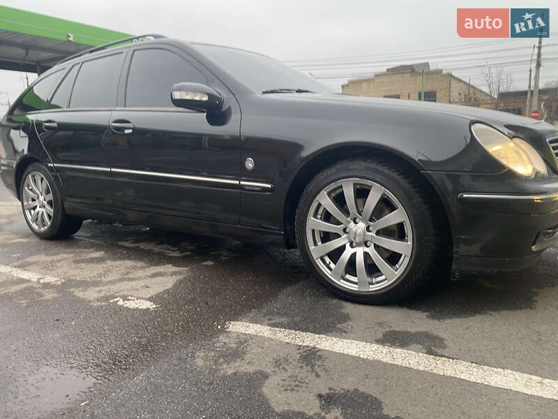 Універсал Mercedes-Benz C-Class 2002 в Вінниці