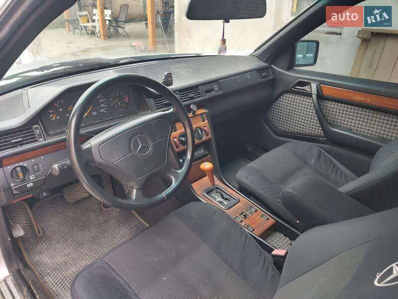 Седан Mercedes-Benz C-Class 1993 в Мукачево фото 2 Седан Mercedes-Benz C-Class 1993 в Мукачево