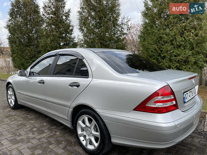 Седан Mercedes-Benz C-Class 2004 в Надвірній