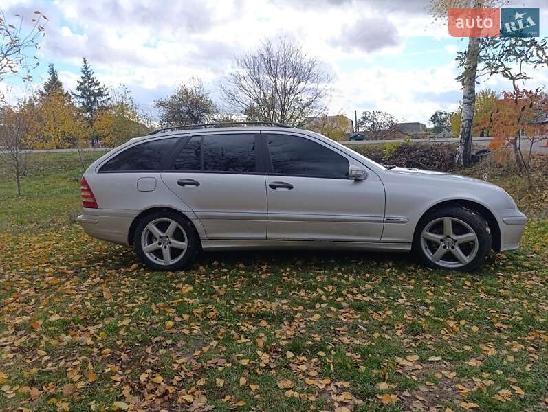 Універсал Mercedes-Benz C-Class 2004 в Ромнах