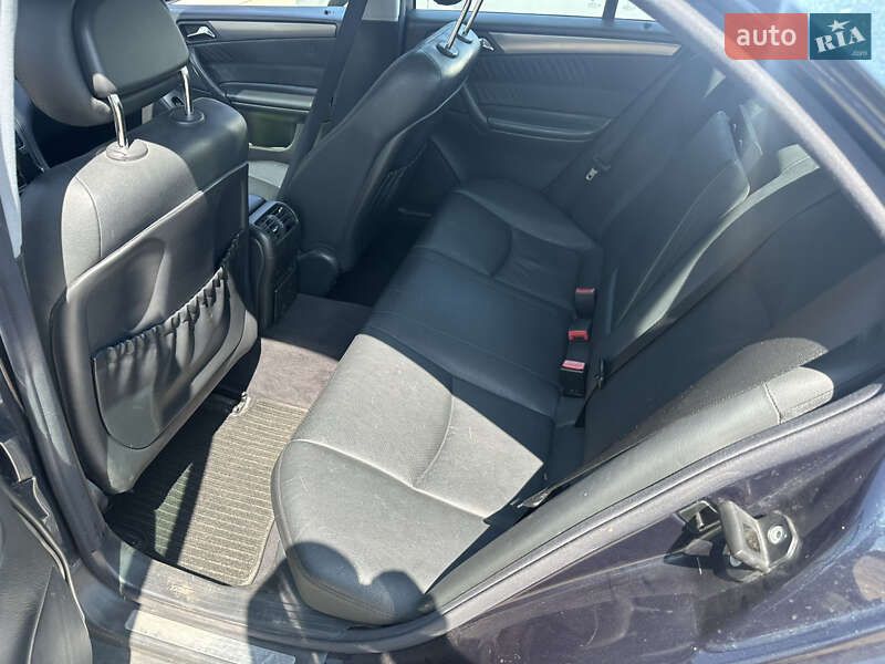 Седан Mercedes-Benz C-Class 2003 в Дерно фото 23 Седан Mercedes-Benz C-Class 2003 в Дерно