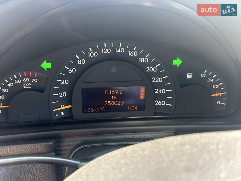 Седан Mercedes-Benz C-Class 2003 в Дерно фото 30 Седан Mercedes-Benz C-Class 2003 в Дерно