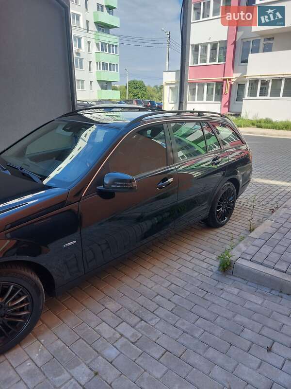 Універсал Mercedes-Benz C-Class 2011 в Львові