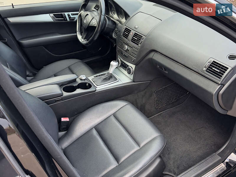 Седан Mercedes-Benz C-Class 2010 в Запорожье