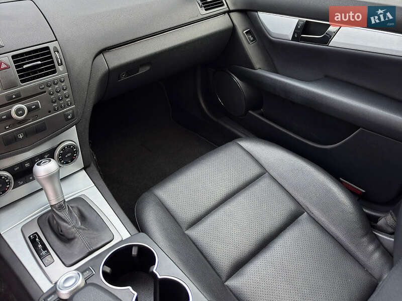 Седан Mercedes-Benz C-Class 2010 в Запорожье