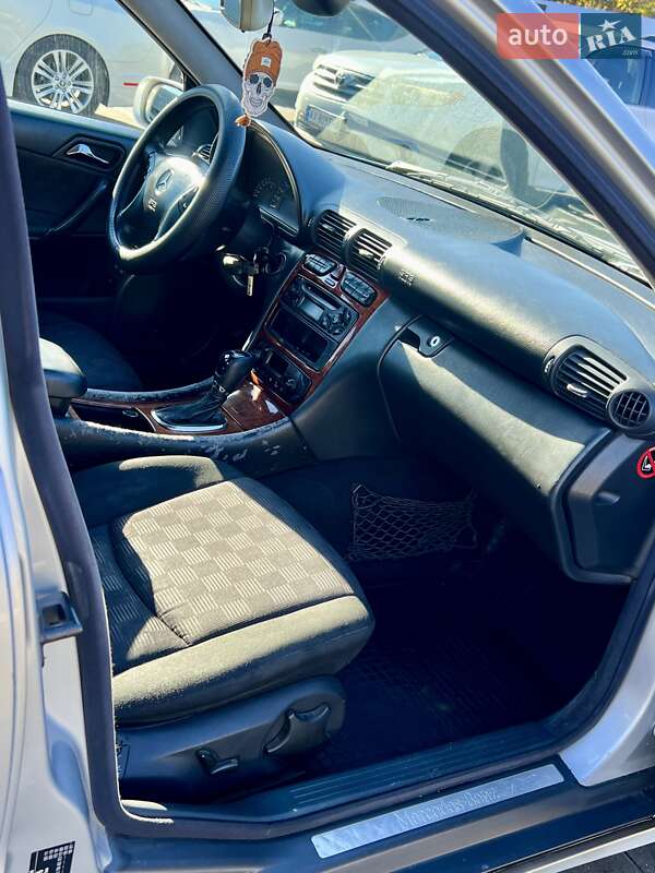 Седан Mercedes-Benz C-Class 2001 в Херсоні фото 18 Седан Mercedes-Benz C-Class 2001 в Херсоні