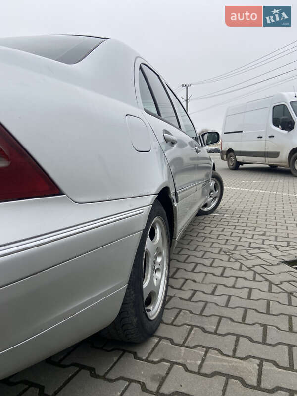 Седан Mercedes-Benz C-Class 2002 в Кіцмані