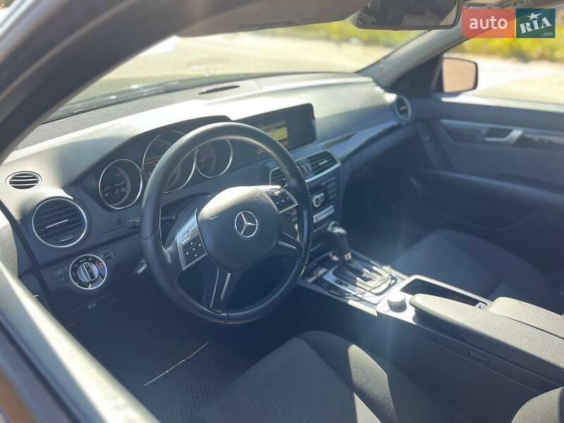 Універсал Mercedes-Benz C-Class 2012 в Києві фото 11 Універсал Mercedes-Benz C-Class 2012 в Києві