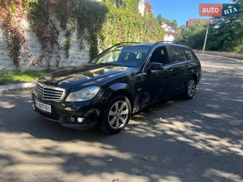 Універсал Mercedes-Benz C-Class 2012 в Києві фото 31 Універсал Mercedes-Benz C-Class 2012 в Києві