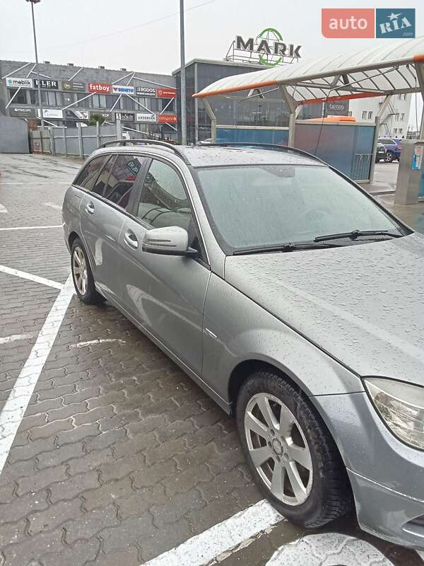 Mercedes-Benz C-Class 2010