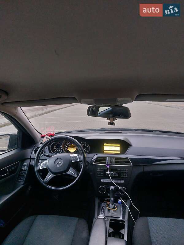 Универсал Mercedes-Benz C-Class 2011 в Львове фото 13 Универсал Mercedes-Benz C-Class 2011 в Львове