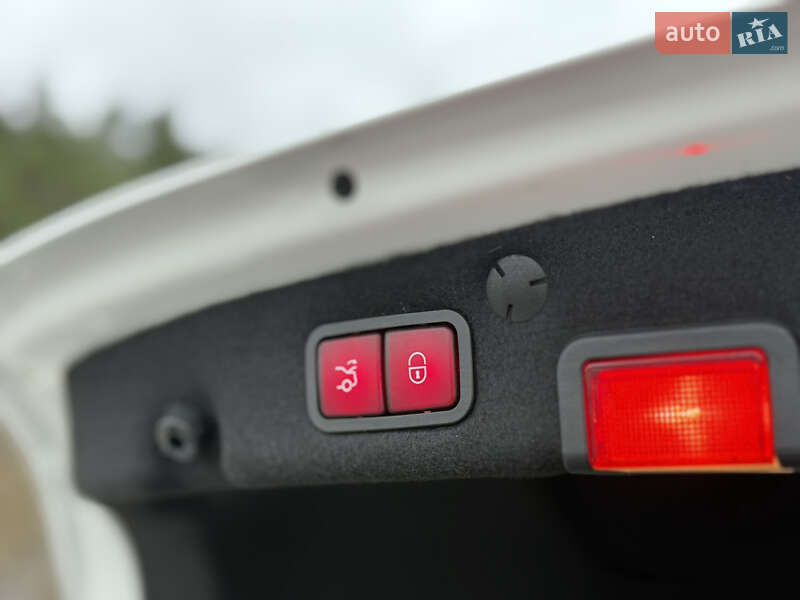 Седан Mercedes-Benz C-Class 2020 в Броварах фото 39 Седан Mercedes-Benz C-Class 2020 в Броварах