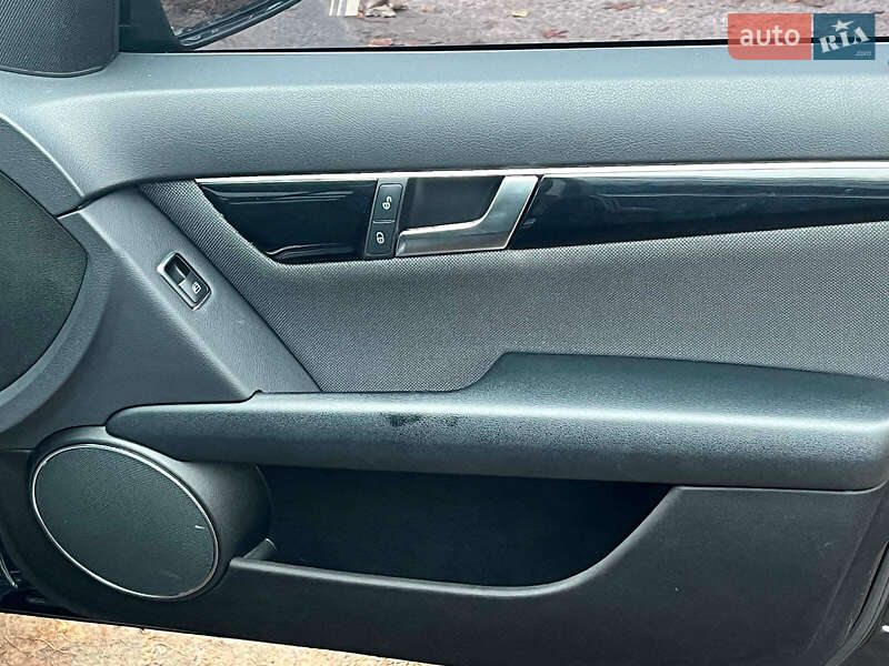 Универсал Mercedes-Benz C-Class 2013 в Киеве фото 15 Универсал Mercedes-Benz C-Class 2013 в Киеве