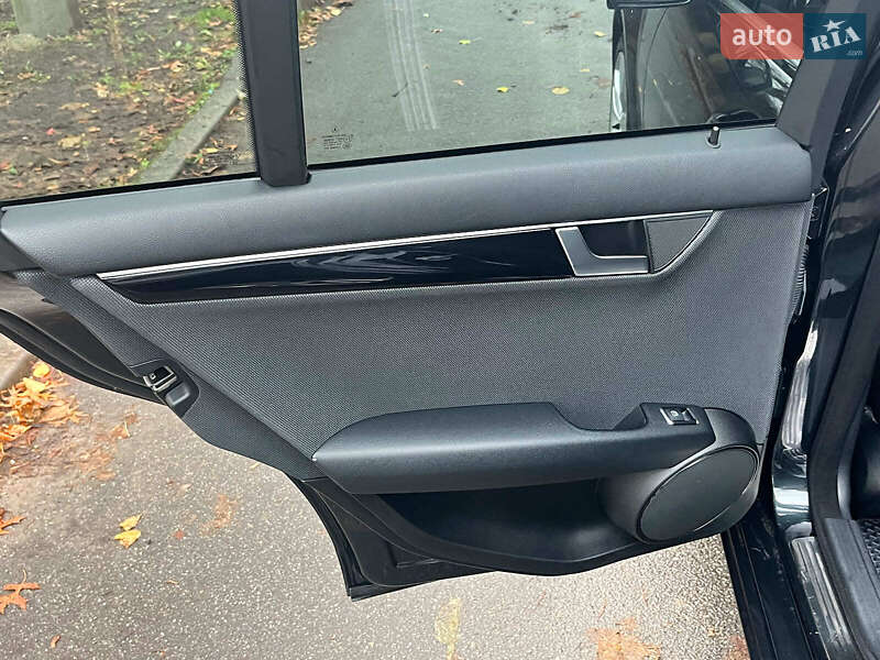 Универсал Mercedes-Benz C-Class 2013 в Киеве фото 26 Универсал Mercedes-Benz C-Class 2013 в Киеве