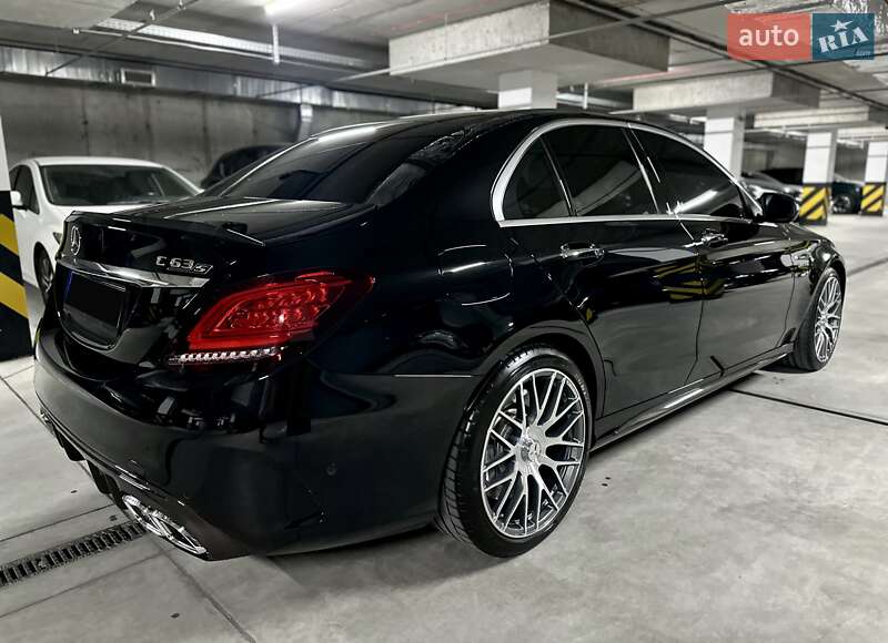 Седан Mercedes-Benz C-Class 2019 в Днепре