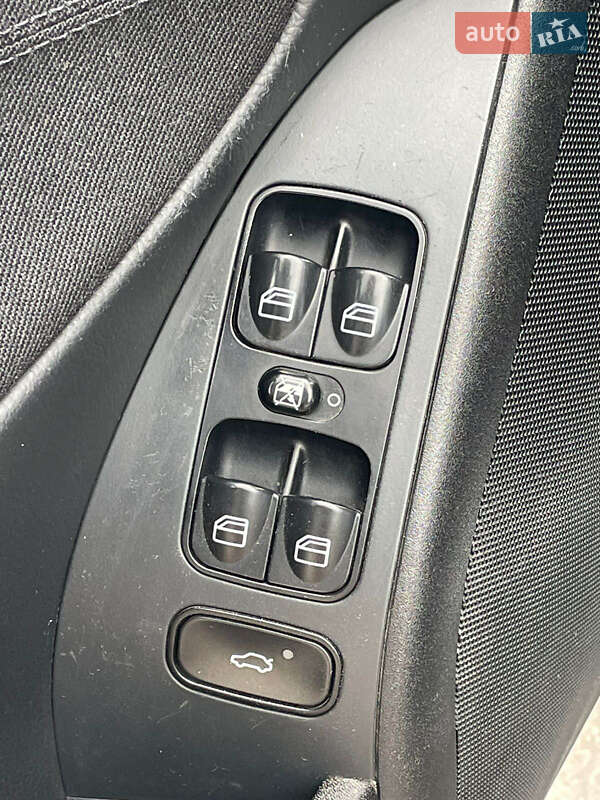 Седан Mercedes-Benz C-Class 2007 в Дніпрі