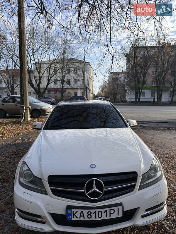 Седан Mercedes-Benz C-Class 2011 в Киеве