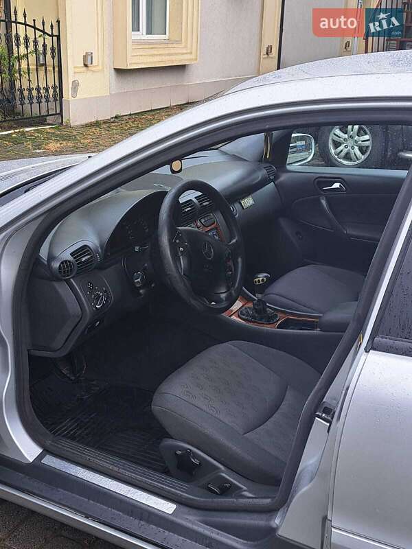 Седан Mercedes-Benz C-Class 2003 в Малинцах