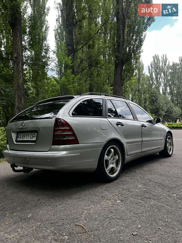 Универсал Mercedes-Benz C-Class 2003 в Киеве фото 3 Универсал Mercedes-Benz C-Class 2003 в Киеве