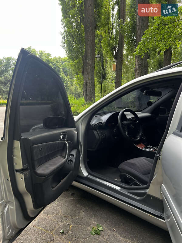 Универсал Mercedes-Benz C-Class 2003 в Киеве фото 8 Универсал Mercedes-Benz C-Class 2003 в Киеве