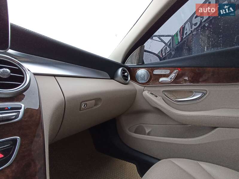 Седан Mercedes-Benz C-Class 2016 в Львові