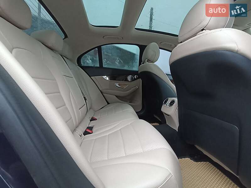 Седан Mercedes-Benz C-Class 2016 в Львові