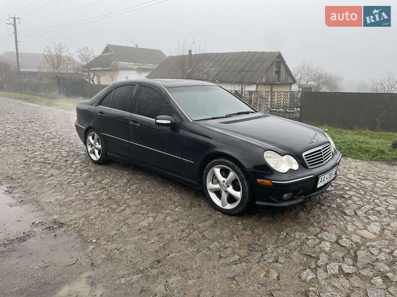 Седан Mercedes-Benz C-Class 2004 в Умані