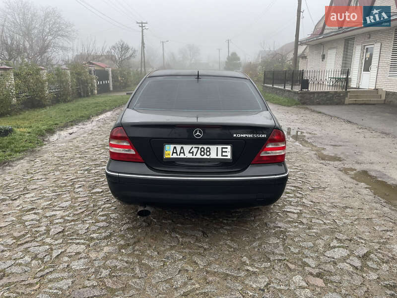Седан Mercedes-Benz C-Class 2004 в Умані