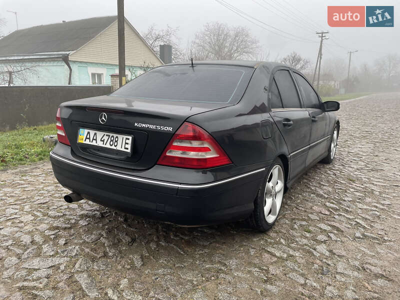 Седан Mercedes-Benz C-Class 2004 в Умані