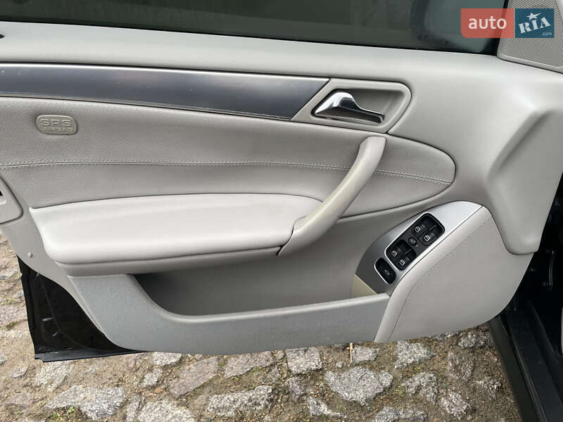 Седан Mercedes-Benz C-Class 2004 в Умані