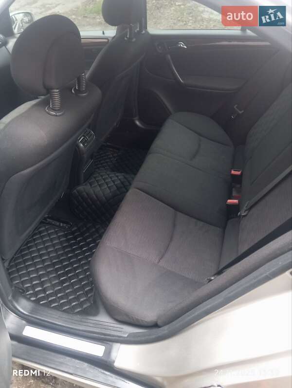 Седан Mercedes-Benz C-Class 2004 в Одесі