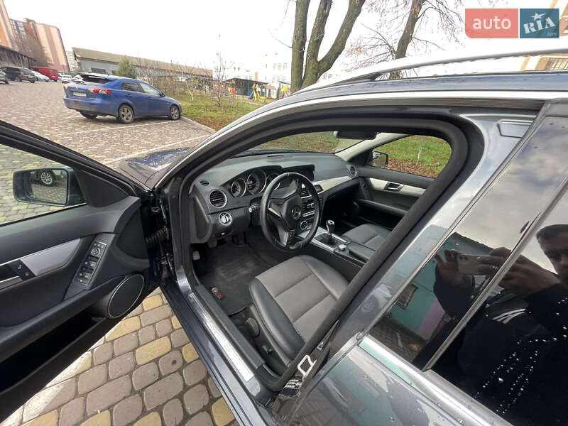 Універсал Mercedes-Benz C-Class 2012 в Вінниці