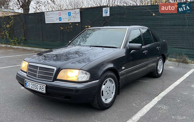 Mercedes-Benz C-Class 1995
