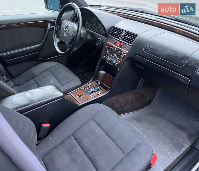 Седан Mercedes-Benz C-Class 1995 в Одессе