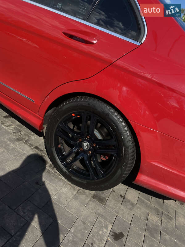 Седан Mercedes-Benz C-Class 2009 в Кривому Розі