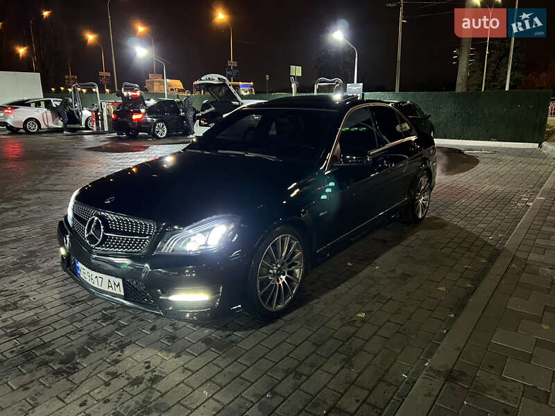 Седан Mercedes-Benz C-Class 2011 в Киеве
