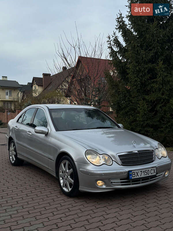 Седан Mercedes-Benz C-Class 2004 в Черновцах