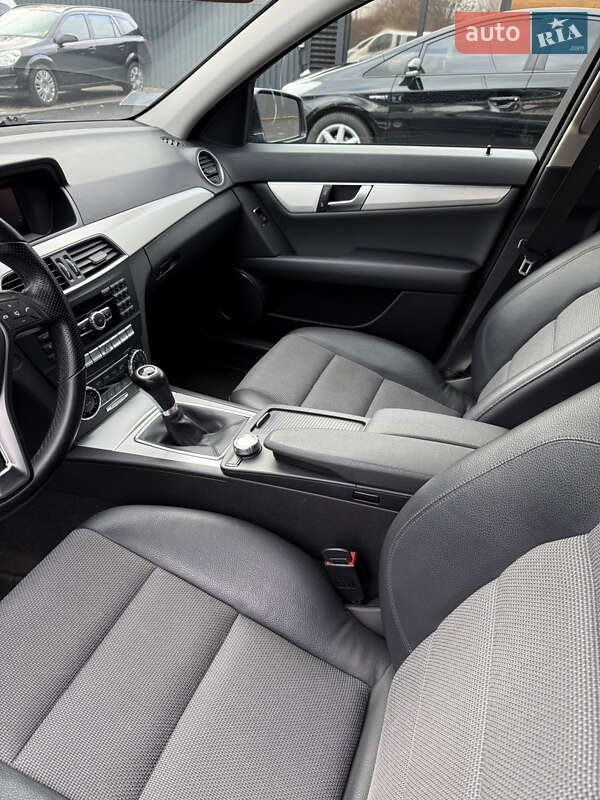 Універсал Mercedes-Benz C-Class 2012 в Вінниці