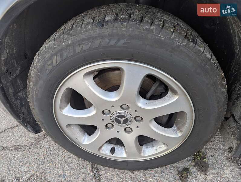 Седан Mercedes-Benz C-Class 2002 в Черкассах