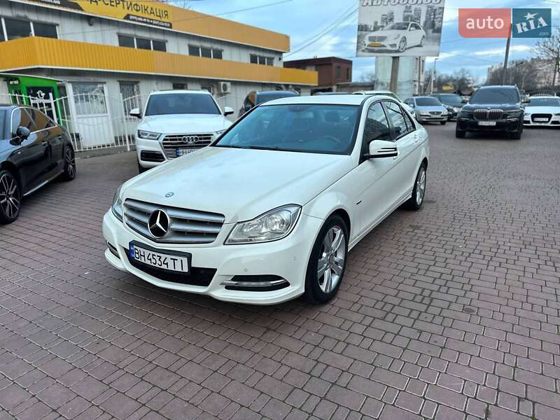 Mercedes-Benz C-Class 2011