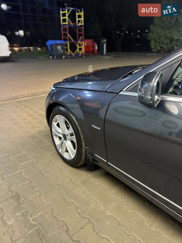Универсал Mercedes-Benz C-Class 2010 в Тернополе