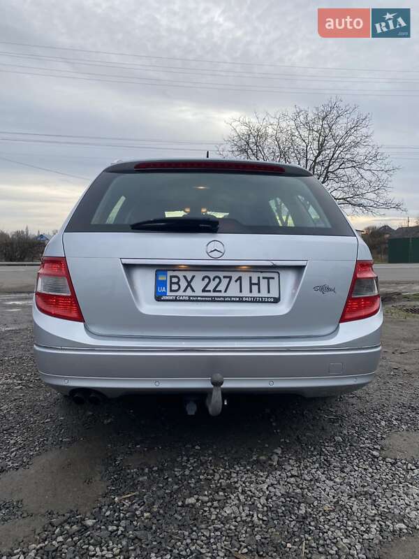 Универсал Mercedes-Benz C-Class 2010 в Староконстантинове