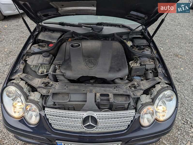 Купе Mercedes-Benz C-Class 2005 в Ровно