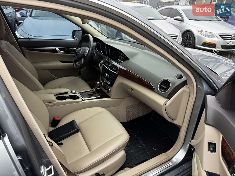 Седан Mercedes-Benz C-Class 2013 в Киеве