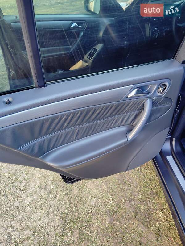 Универсал Mercedes-Benz C-Class 2004 в Дрогобыче