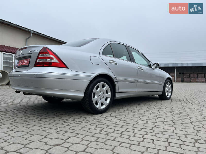 Седан Mercedes-Benz C-Class 2005 в Надвірній